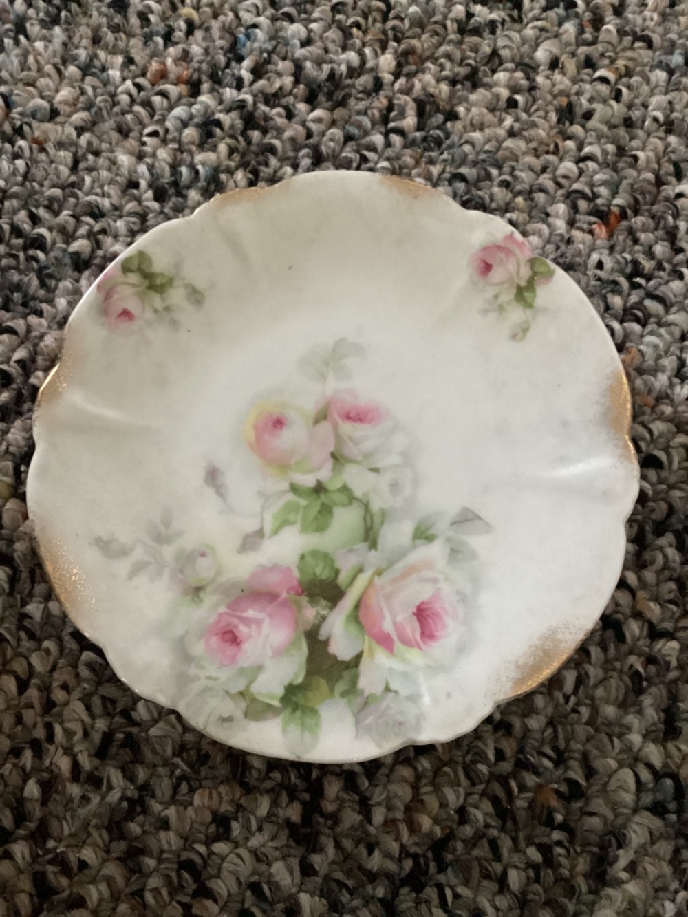 Vintage Dinner Bowls, Plate, and Salt and Pepper Shakers - Picture 9 of 14